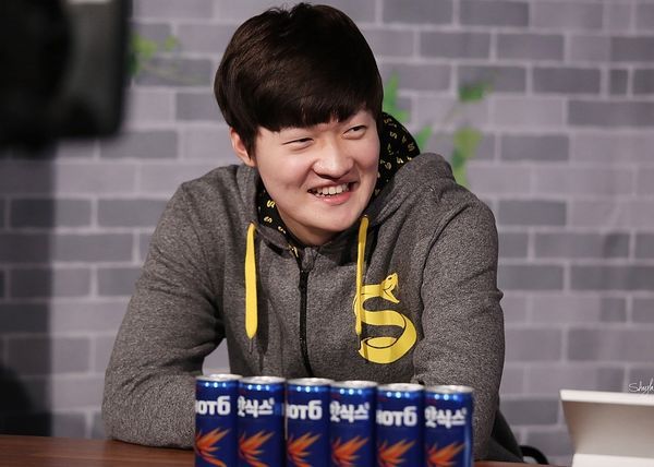 星际争霸2全球选手8月排行:吕布进前十 Serra