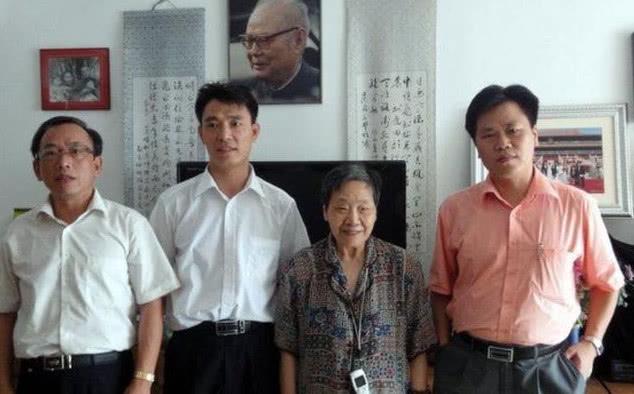 叶帅最后一任妻子,年过九旬仍旧健在,还为国家培养出两位人才!|李刚|叶帅|元帅_新浪新闻