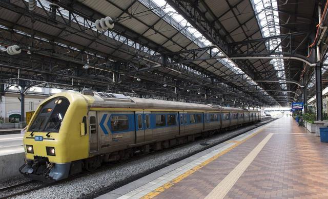 国内最奇怪的火车,没到终点站就不会停车,而且列车只出售卧铺票