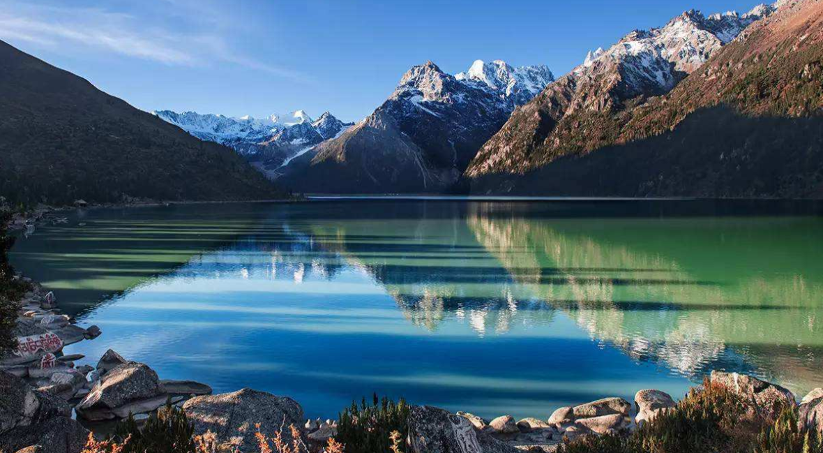 这里是藏族格萨尔王故里,有着纯净的生态美景