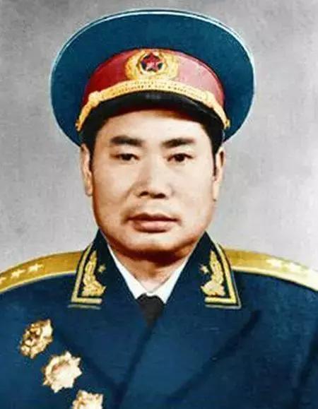 军区炮兵作训处处长是陶伯钧,在1998年授予上将军衔 赵连玉 第160师