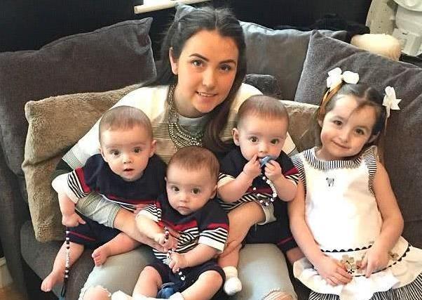 这个年轻妈妈生下三胞胎3个孩子长大后才发现更是奇迹