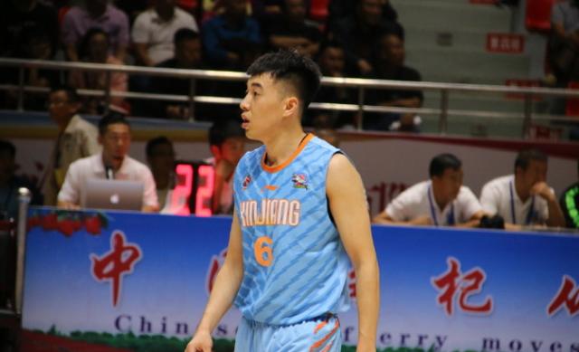 男篮内线轰16分 缺5大主力还能狂胜|新疆|俞长栋|范子铭_新浪新闻