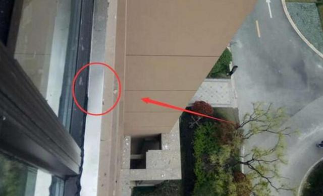 其实阳台翻边这样处理才好即使要多花200块也是值得的