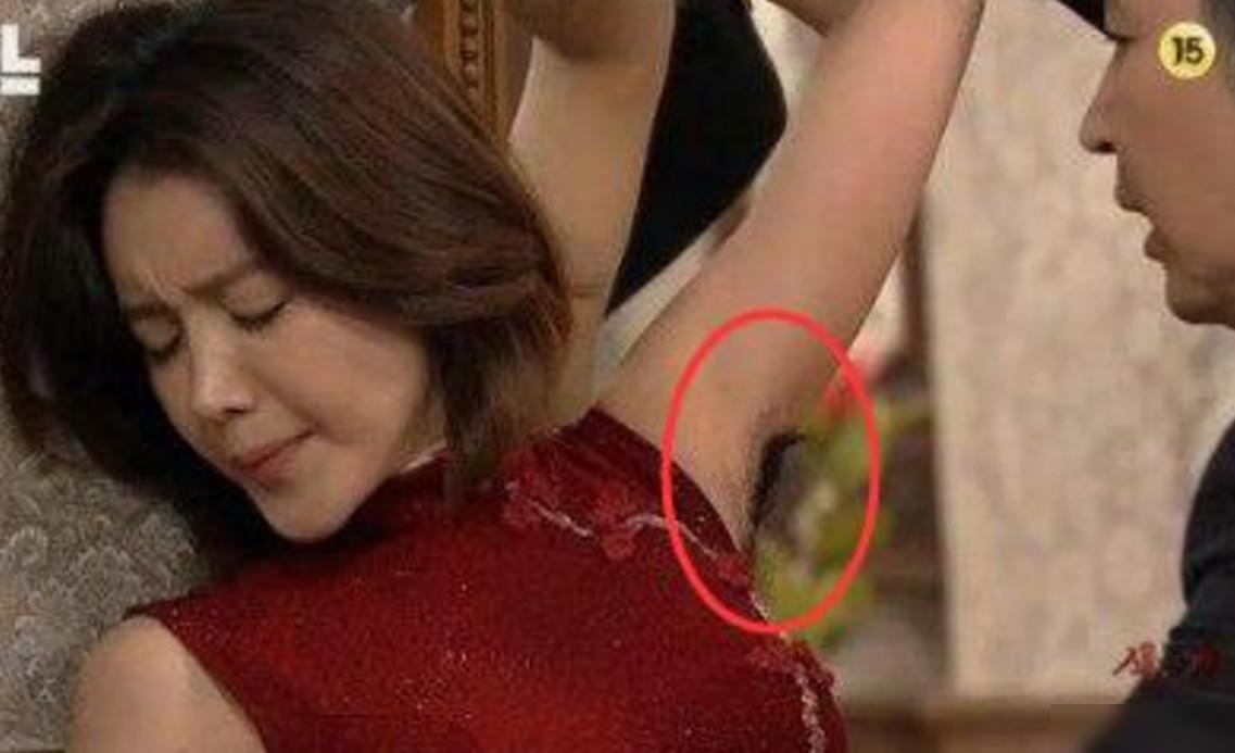 明星尴尬影视穿帮:唐僧的僧袍里还有衬衫的领子