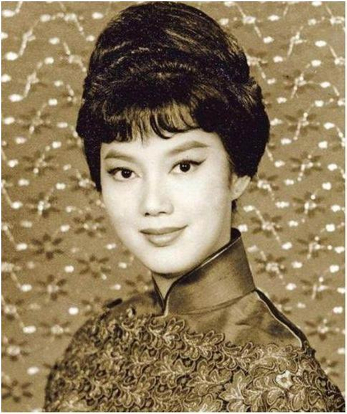 包租婆元秋当年是学校校花,以为是开玩笑,看看她年轻时的照片