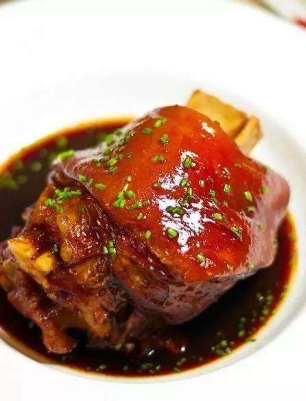 秘制东坡肘子配方及流程 喜欢就可以在家做,比饭店的还要好吃