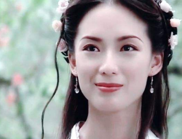 凭"何仙姑"走红,成为首个破产的女明星,如今成单亲妈妈