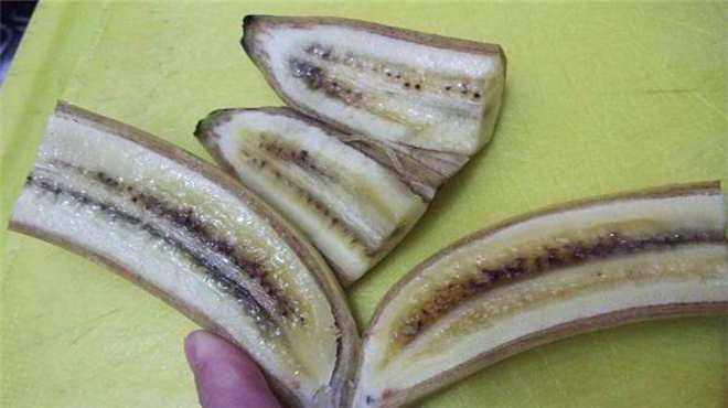 香蕉的心都变黑了,还可以吃吗?如果只是一点黑的可以吃