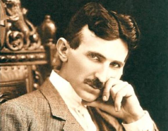 此人实力碾压爱迪生,发明无一人能复制,却因太厉害被踢出教科书