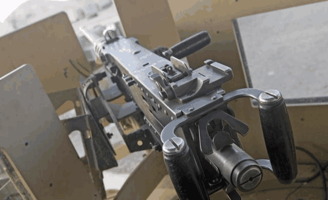 重机枪两边的防护盾, 是安慰士兵还是真的能防弹? 真的有用吗?