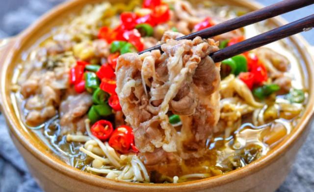 酸菜肥牛汤:秋冬必吃暖身驱寒酸菜肥牛汤,好吃到汤都不剩!