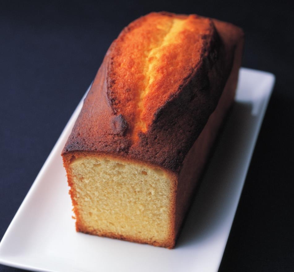 酥软蛋糕比磅蛋糕更加轻柔,口感更酥脆,颜色焦黄,让人食欲大振