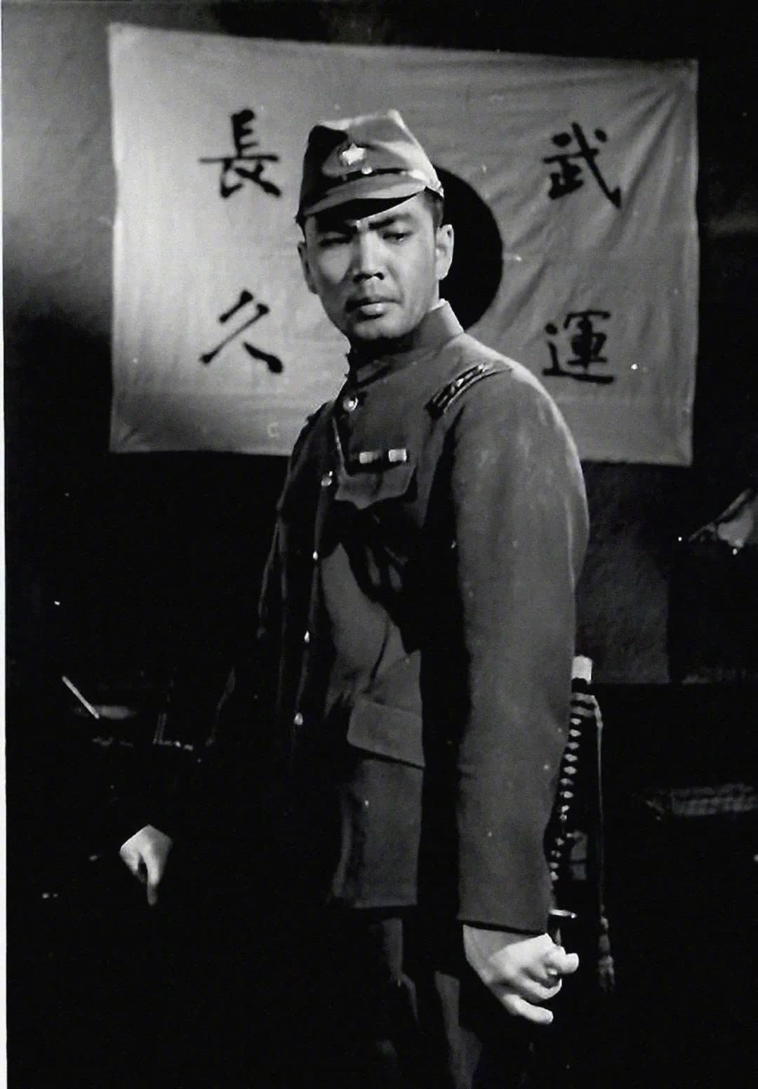 演了30多年硬汉,如今他成立公司拍硬汉|陈剑飞|夜幕下的哈尔滨|走向