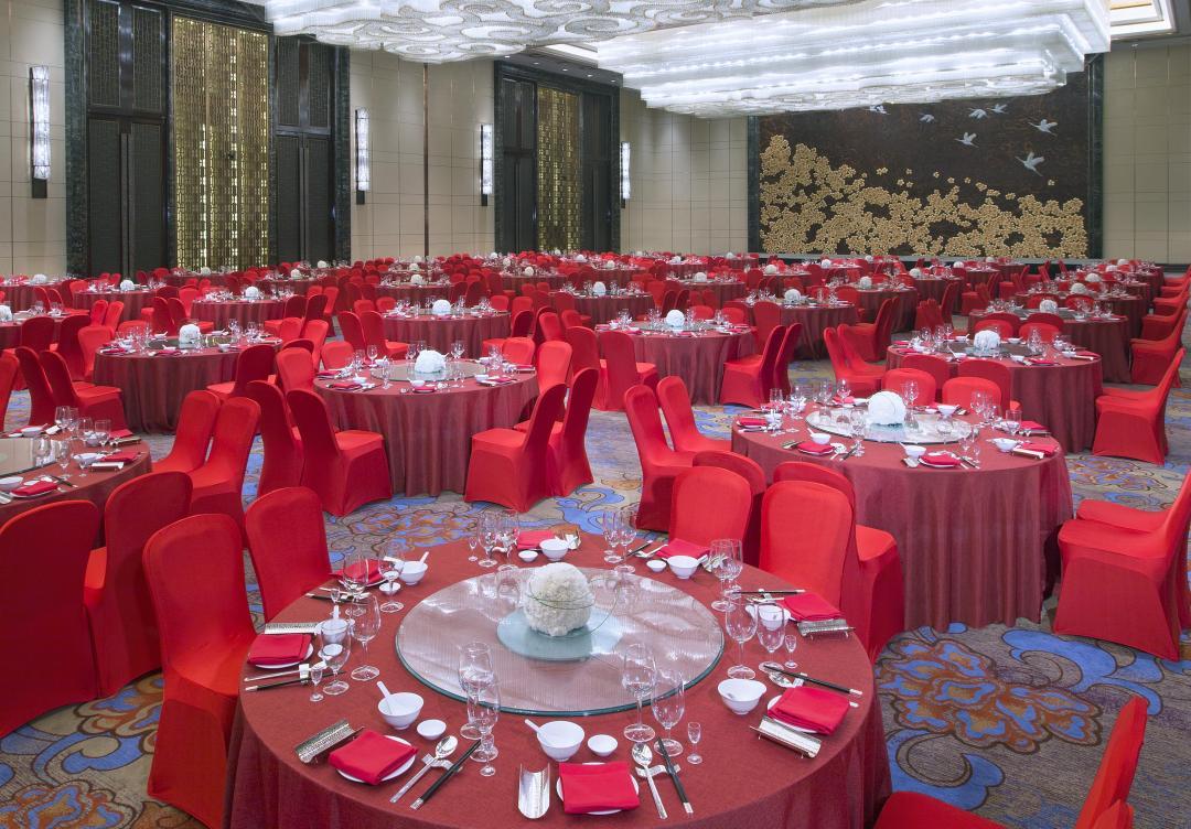 正文                  面积为1,400平方米的无柱式大宴会厅华丽璀璨