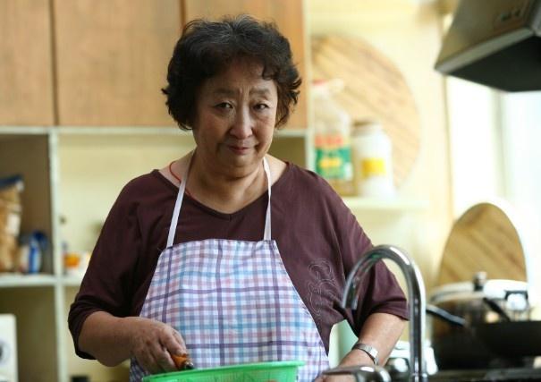 她29岁被周总理接见,64岁开始做北漂一族,如今84岁越老越红