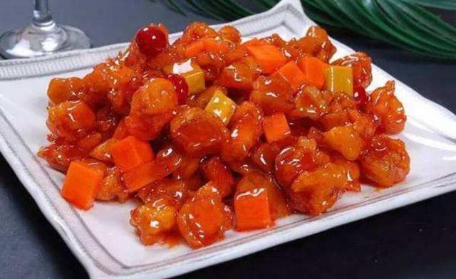 东北樱桃肉东北樱桃肉的家常做法:1,猪里脊肉500克洗净,切2cm左右的小