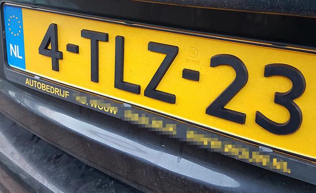 荷兰的汽车牌照,侧面nl为"netherlands"缩写一辆劳斯莱斯幻影(配置