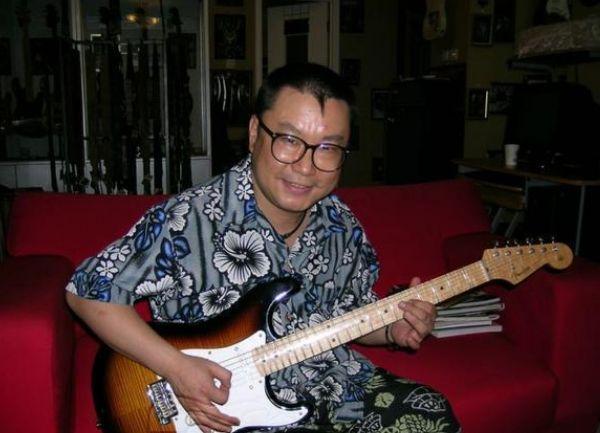 遭小20岁女友抛弃,如今生活成这样