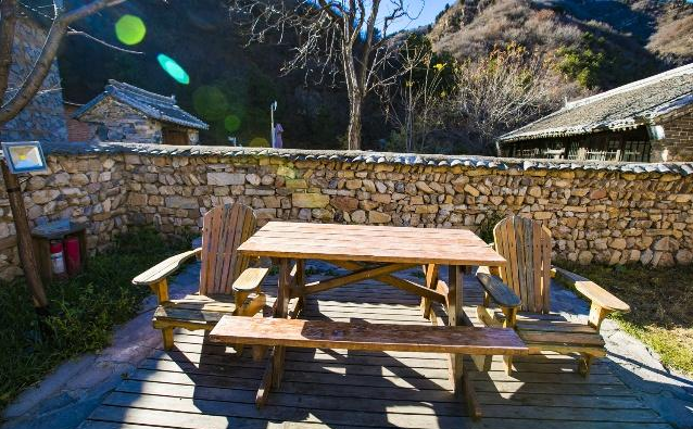 京城头牌民宿山里寒舍,藏着旧时光,网友却表示:挨宰的地方!