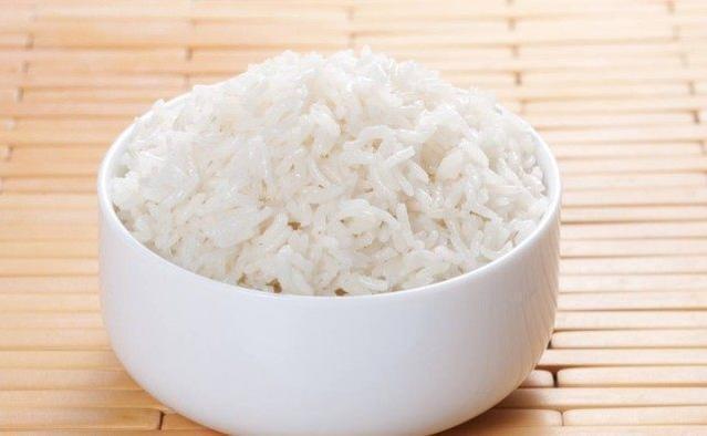 蒸米饭不要只加水,在里面加点它,米饭又香又软,让你越吃越上瘾|米饭|