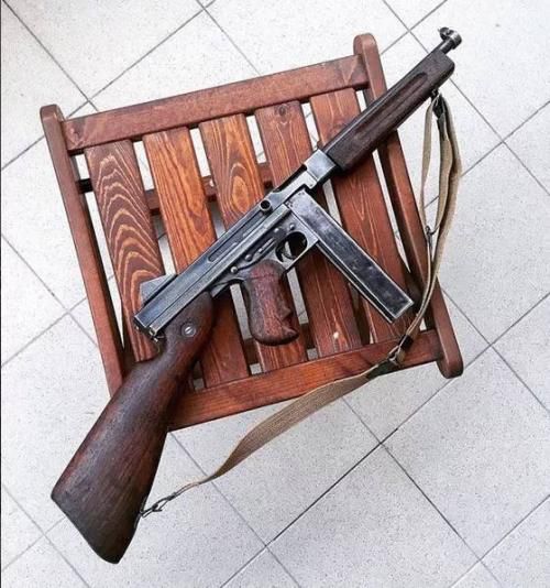 二战中美国最杰出的冲锋枪—汤普森冲锋枪