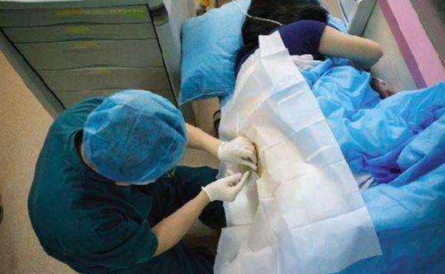 女人生孩子,先见红和先破水有什么不同?孕妈最好心里知道