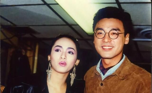 梅艳芳妈妈95岁生日,花光25万遗产:大办豪华宴,又唱又跳|梅艳芳|草蜢