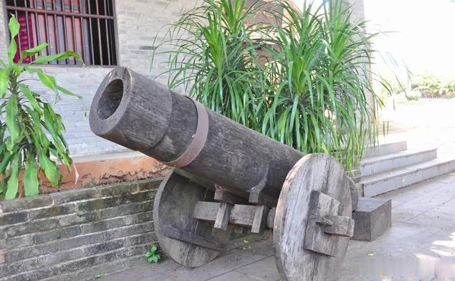 抗战中鬼子炮楼易守难攻,游击队用4种办法对付