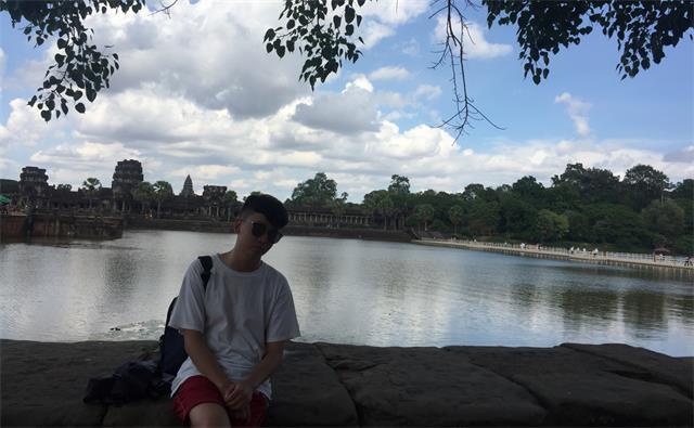 斗鱼骚某某开挂了疑似透视32杀吃鸡却没人愿意锤他