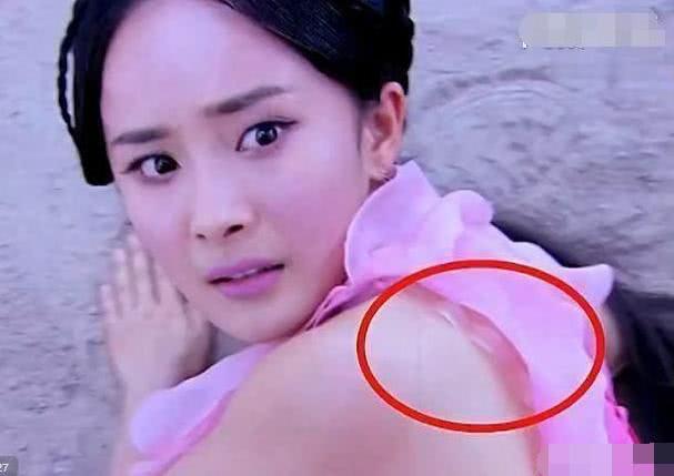 影视剧中最尴尬的穿帮镜头,看完之后表示尴尬症犯了