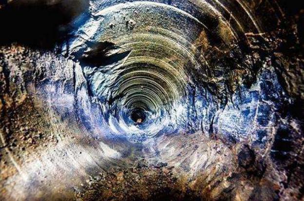 其实勘探地心世界并非是一个亚于太空漫步的小工程,随着工程持续的
