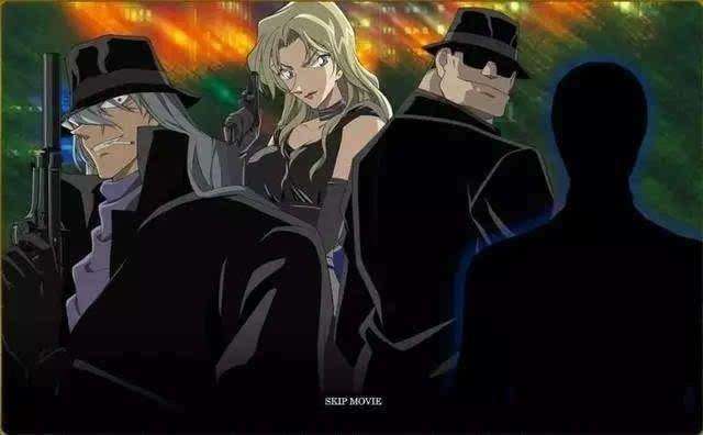 在40年前那两个雨中来到黄昏别馆的人到底是谁,目的又是什么?