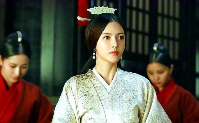 洛神甄宓的一组美照!张芷溪瑰姿艳逸,网友表示不如蔡少芬?