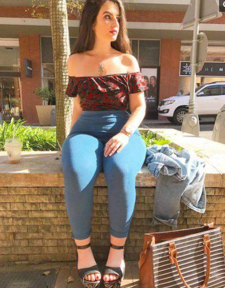 南非一个女孩长有大粗腿, 却不断收到男孩留言和她交朋友!