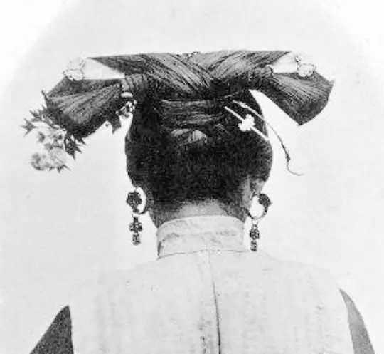 清朝女性发型图片
