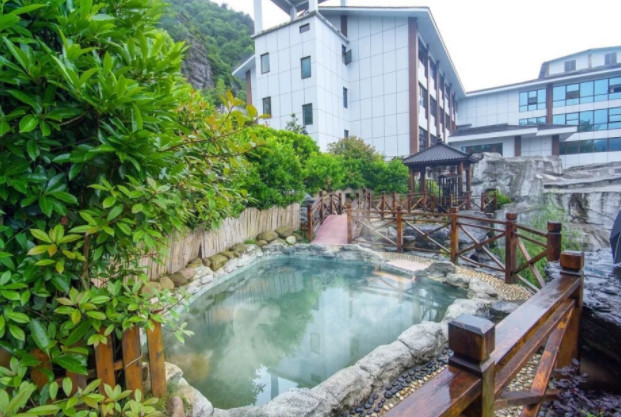 这个冬天就需要泡个温泉,这个地方值得一去!