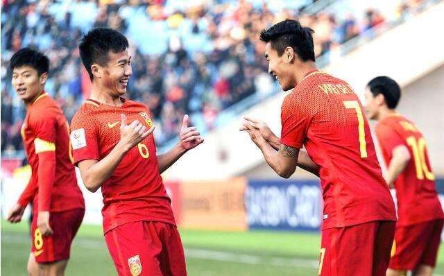 中国足球又瞎搞!组织55人集训70天 放弃联赛去