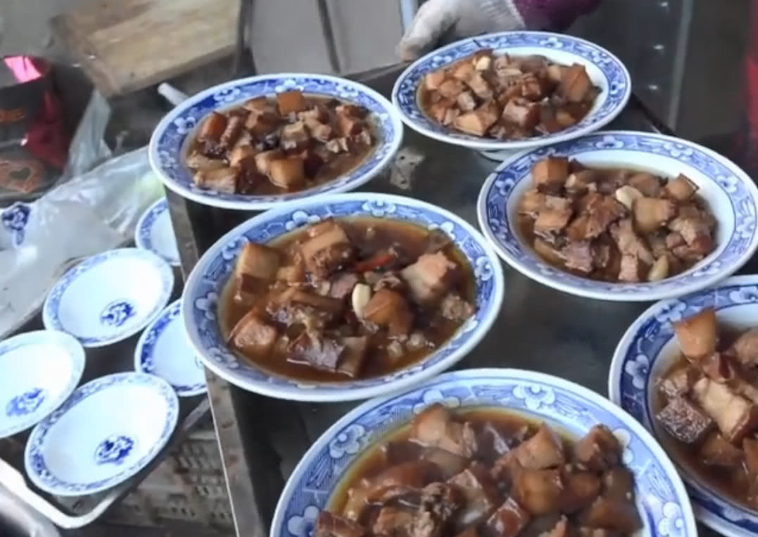 河南农村婚宴"十大碗",大鱼大肉一桌才90元,比下馆子实惠!