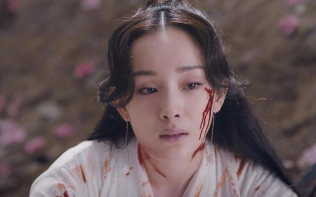 同演哭戏杨幂哭花妆,周迅隔着屏幕感到绝望,她眼泪都是p的