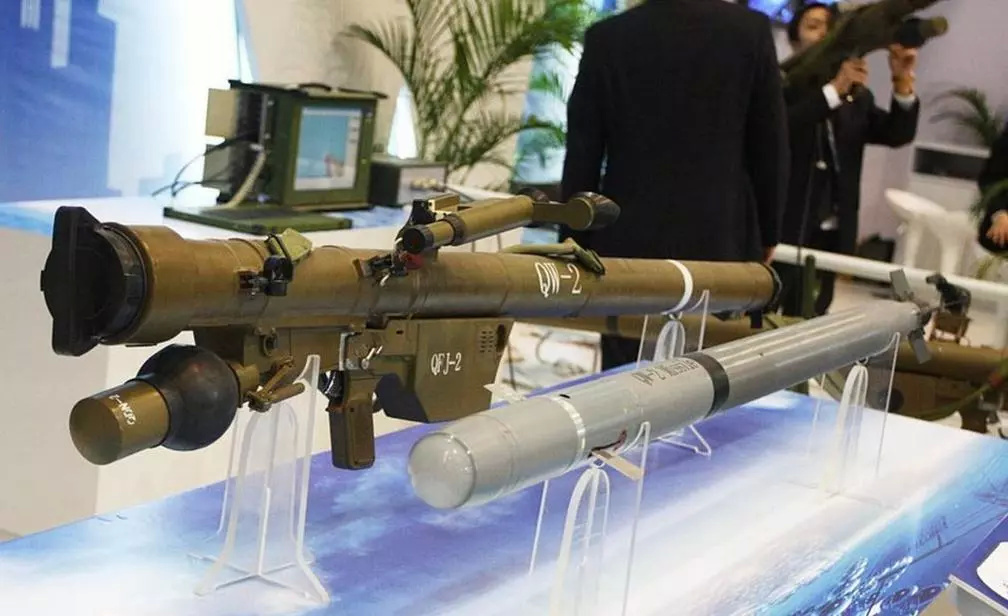 发现这枚导弹与俄罗斯的萨姆-18防空导弹(9k38"针"/sa-18"松鸡")很