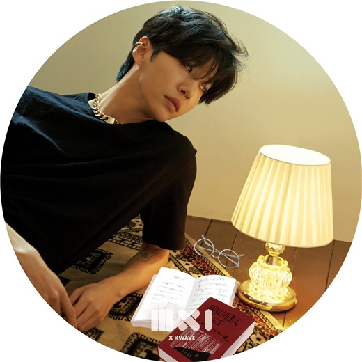 方容国最新画报公开用日记故事制作专辑