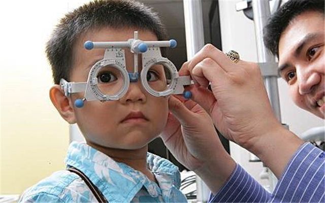 孩子视力差, 这3类蔬果一定要多吃, 尤其是第2种!