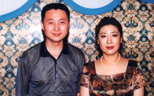 10岁丧母捡白菜度日,35岁高龄生子,两次拒绝美国绿卡|关牧村|江泓|龙