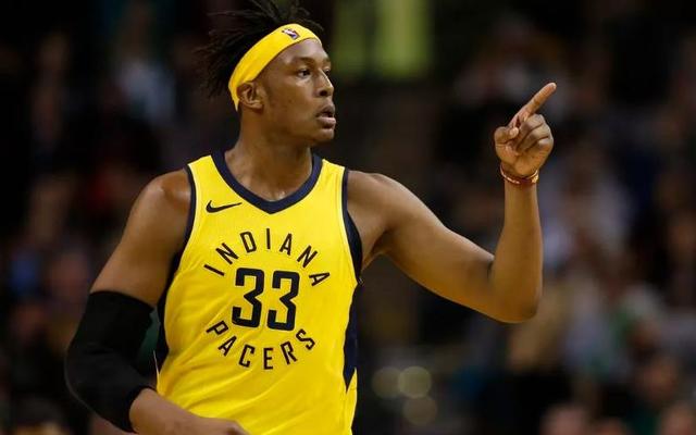 上赛季小拉里-南斯被湖人交易到克利夫兰,小南斯来到了自己父亲打球的