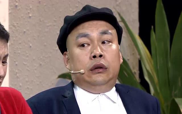 他是赵本山徒弟第一次主演的电影被骂下架座驾是一辆奔驰