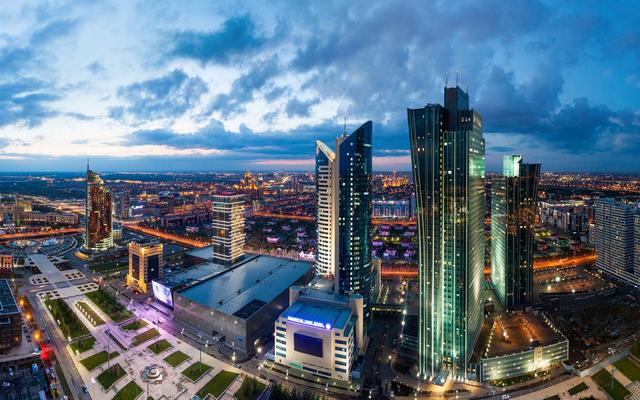 依靠石油矿产,20年从荒漠到国际城市,它的发展比迪拜还夸张!