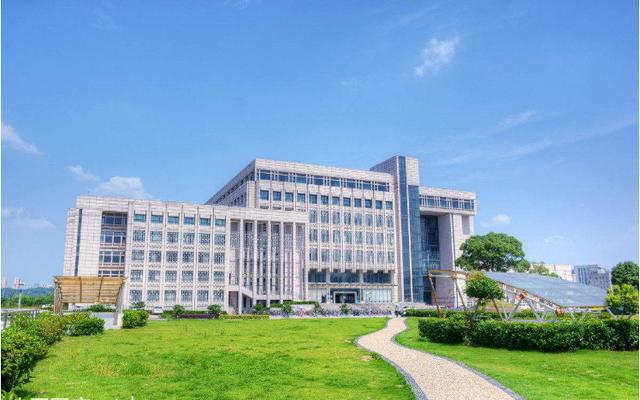 那现在就给大家盘点下当时的湖南医科大学给中南大学贡献了多少:组建