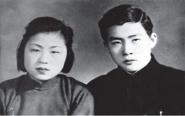 榘也不例外,在高艺珍40岁之后,韩复榘就纳开始纳妾了,二房叫纪甘青,在