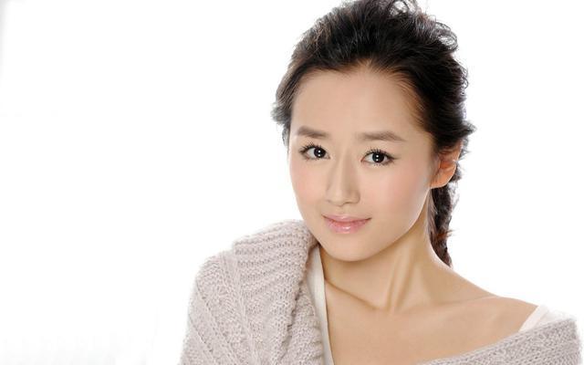 她叫做乔乔,(1990年6月1日—)中国大陆女演员,毕业于北京电影学院2008